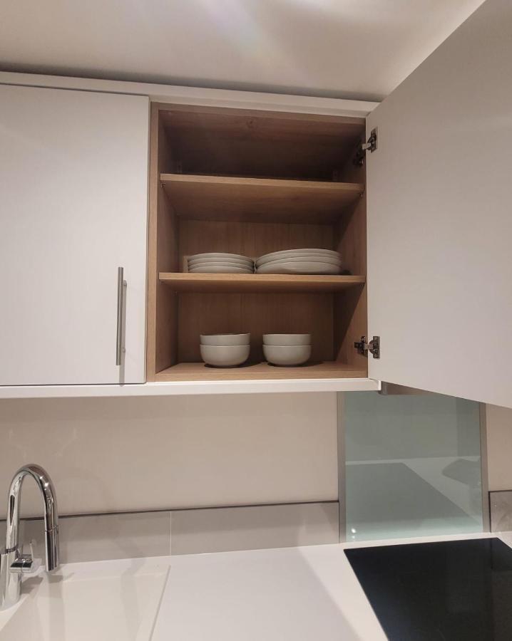 Luxury 1 Bed Apartment In The Heart Of Rochester Wainscot Exteriér fotografie